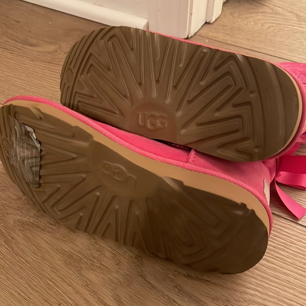 Pink UGGS - Picture 3 of 11